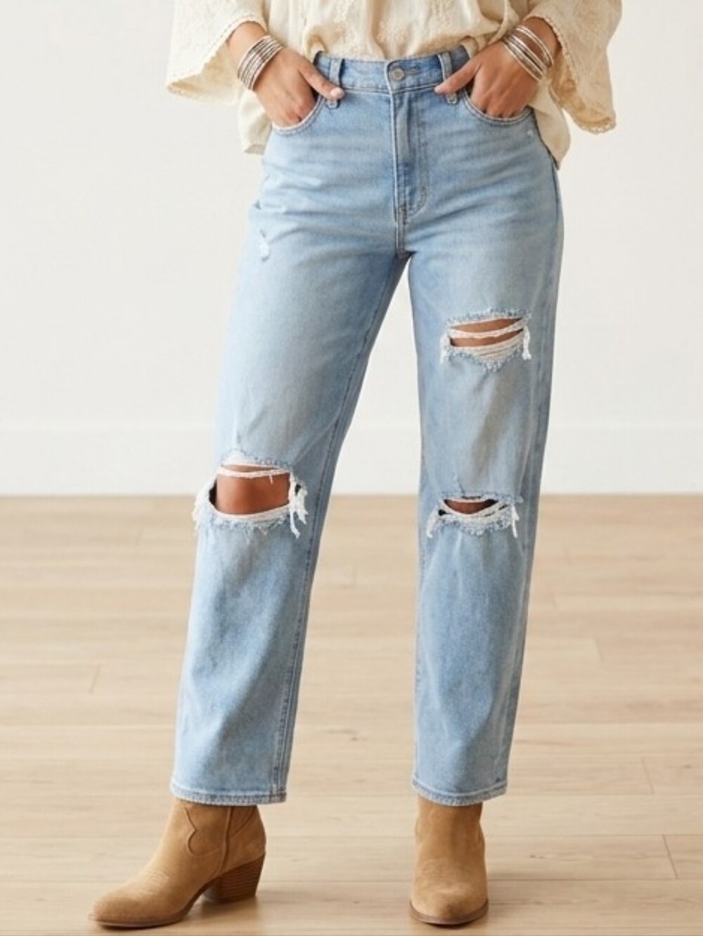 American Eagle Mom Straight Jean Size 12 Blue Ripped Holes Distressed High Rise